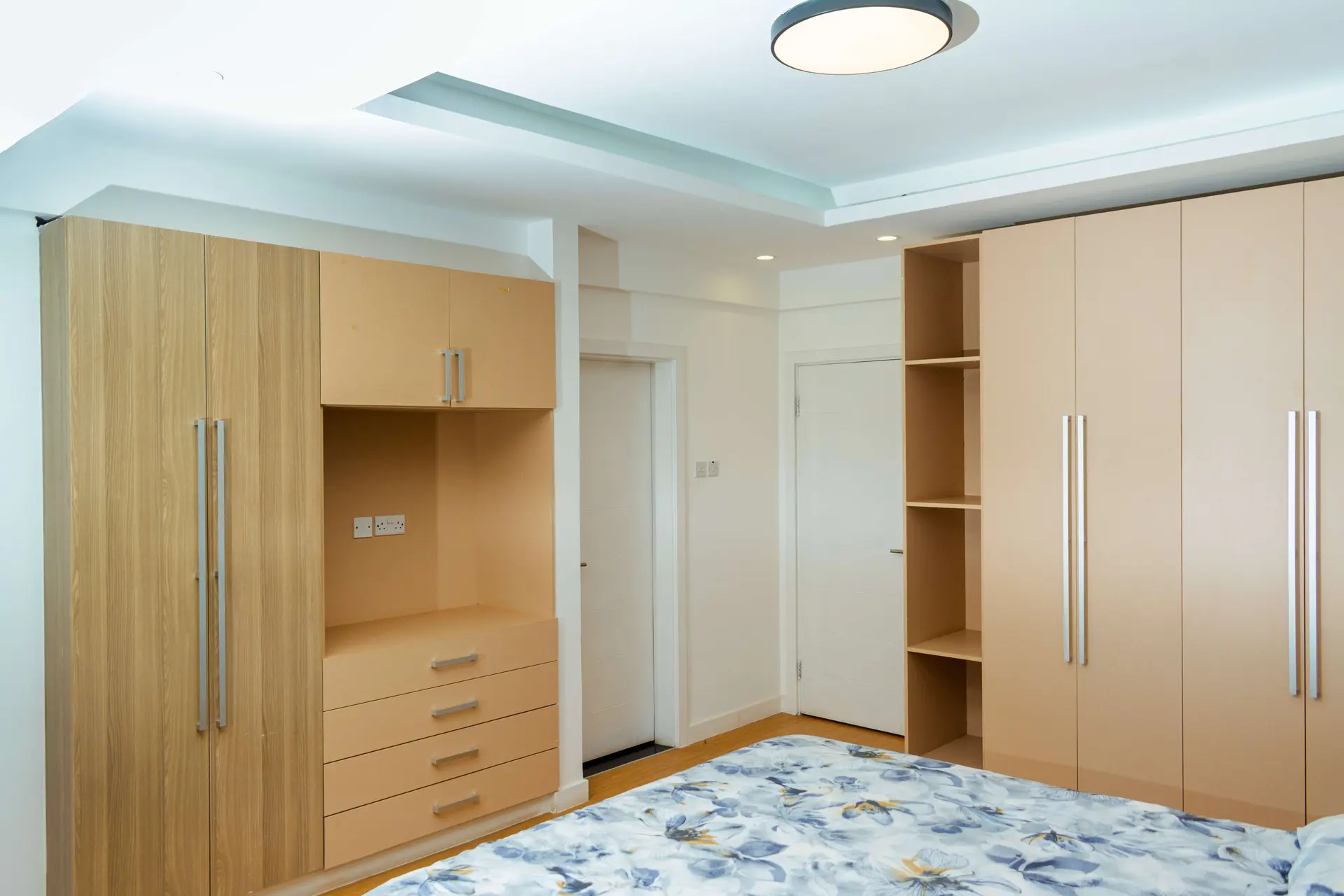 2 And 3 Bed Apartments - Image 2